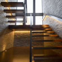 Residence jn Staircase３